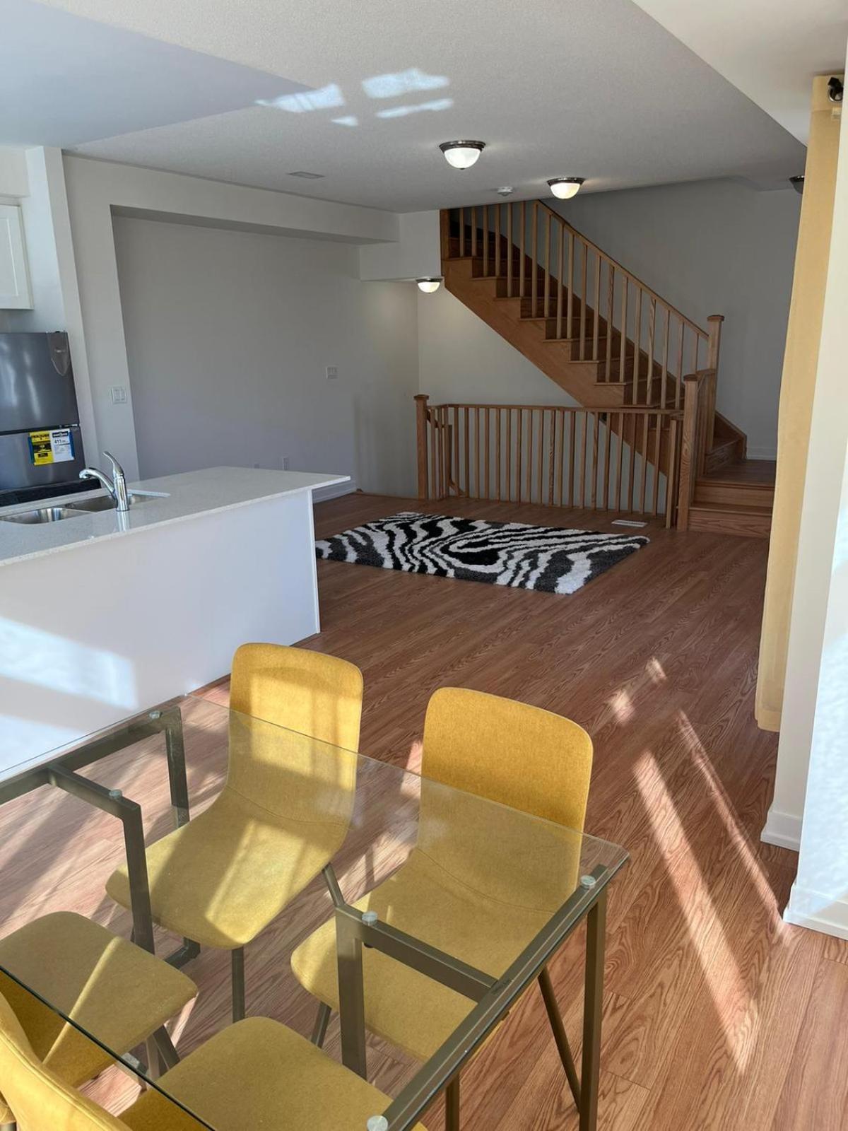 Luxury Brand New Townhouse In Milton Ontario Lägenhet Exteriör bild
